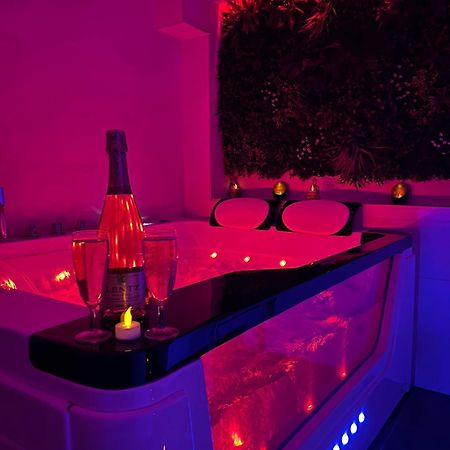 Love Room: Aux Plaisirs Des Sens Jacuzzi Prive Barr Exteriér fotografie
