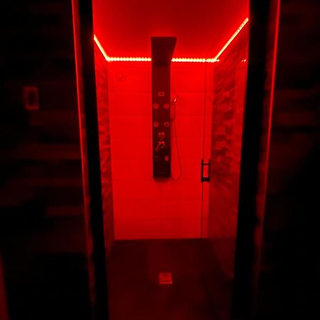 Love Room: Aux Plaisirs Des Sens Jacuzzi Prive Barr Exteriér fotografie