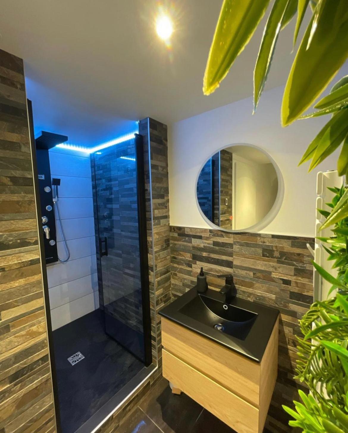 Love Room: Aux Plaisirs Des Sens Jacuzzi Prive Barr Exteriér fotografie